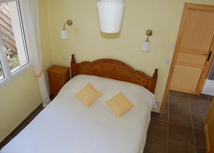 Whitley 펜션 컨데트